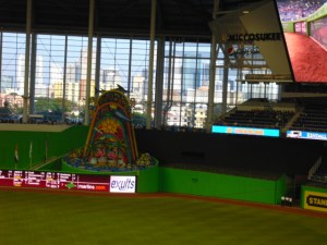 Marlins sculpture at the new park