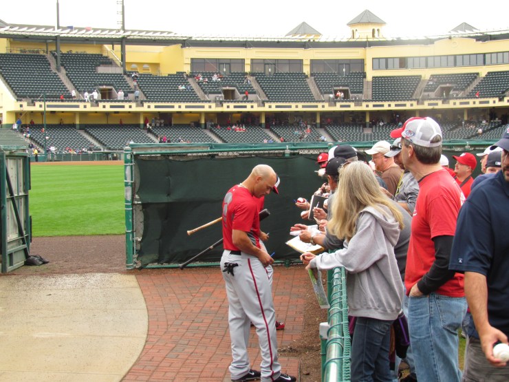 Scott Hairston signing autographs