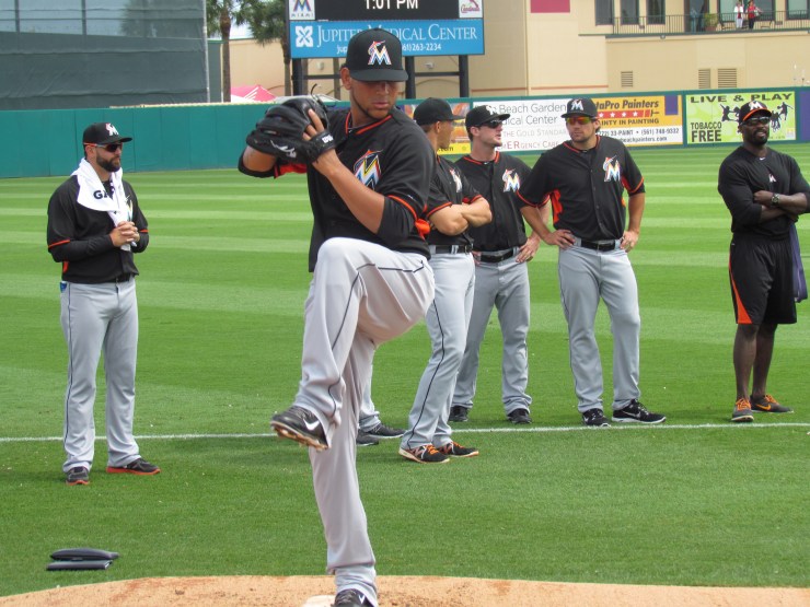 Henderson Alvarez pitching