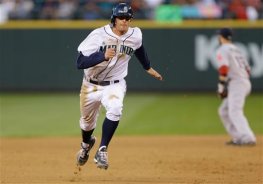 Brad Miller running bases