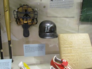Tim Raines flapless helmet